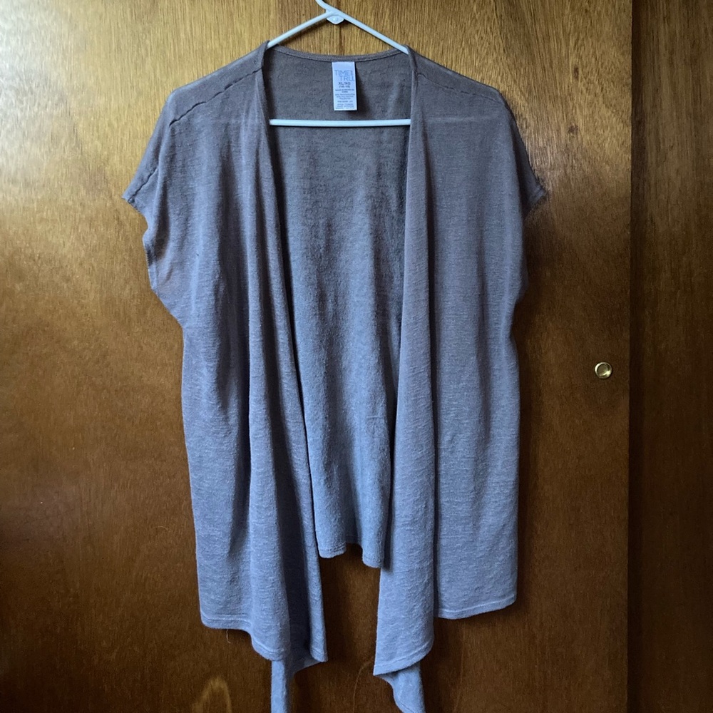 Grey short leave draped sweater